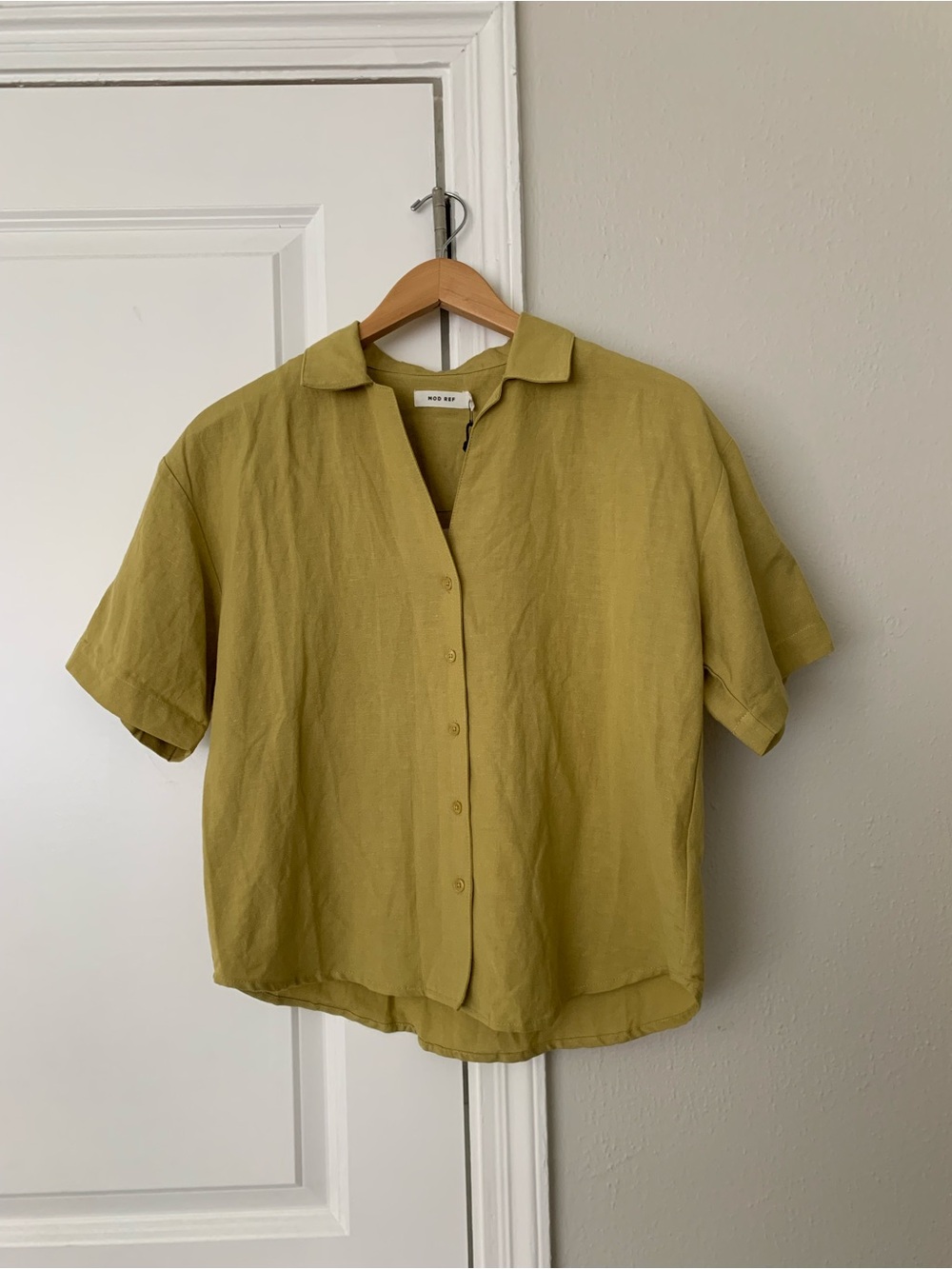Mod Ref Olive Linen Blend Button Down